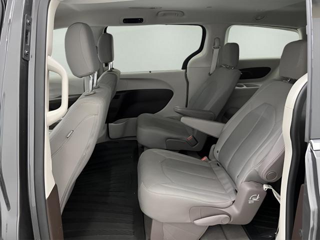 used 2021 Chrysler Pacifica car, priced at $18,999