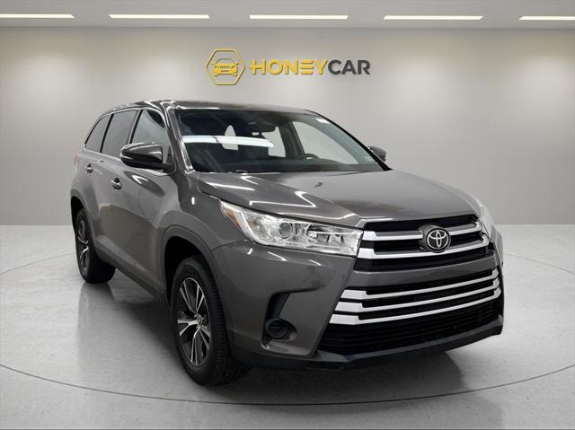 used 2019 Toyota Highlander car, priced at $23,494