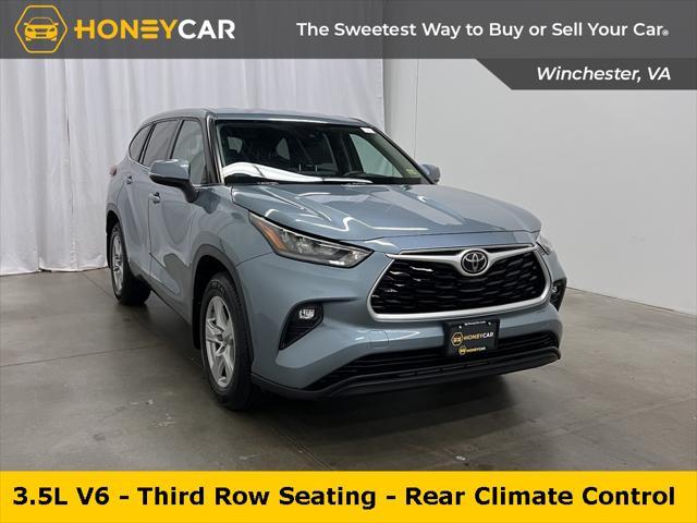 used 2020 Toyota Highlander car, priced at $27,999