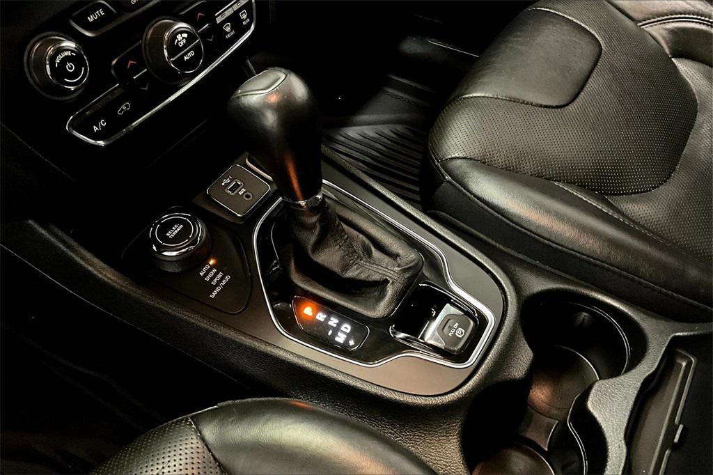used 2019 Jeep Cherokee car, priced at $16,497