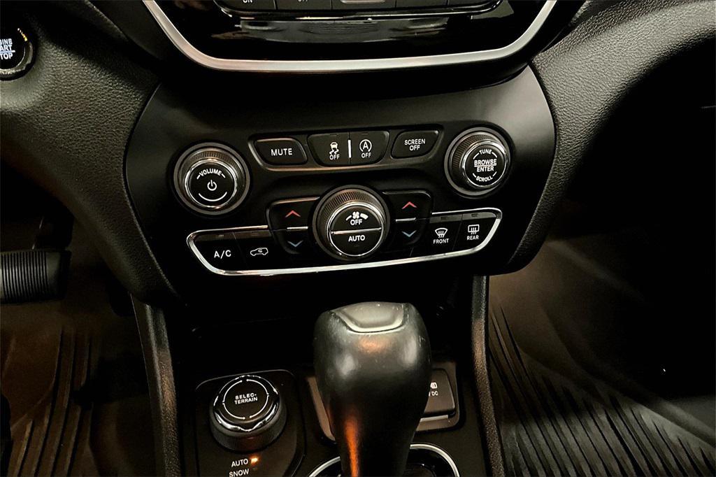 used 2019 Jeep Cherokee car, priced at $16,497