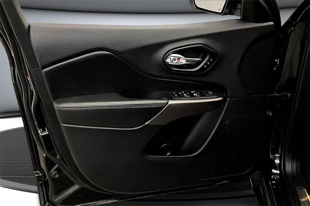 used 2019 Jeep Cherokee car, priced at $16,497