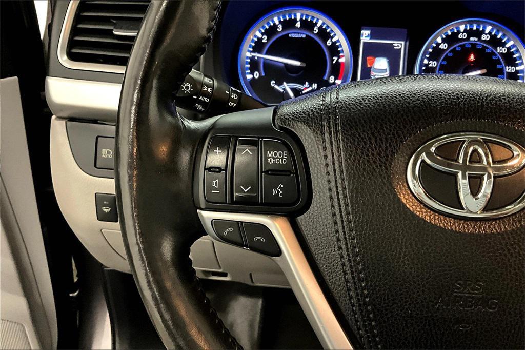 used 2018 Toyota Highlander car, priced at $27,359