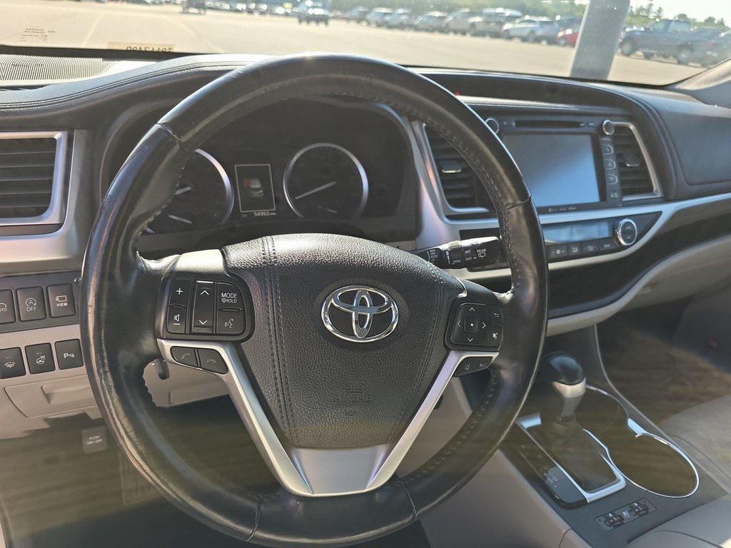 used 2018 Toyota Highlander car, priced at $30,999
