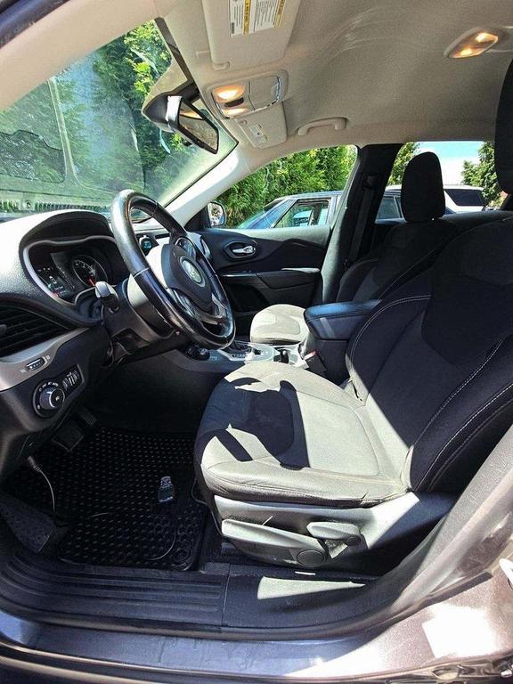 used 2016 Jeep Cherokee car, priced at $11,499