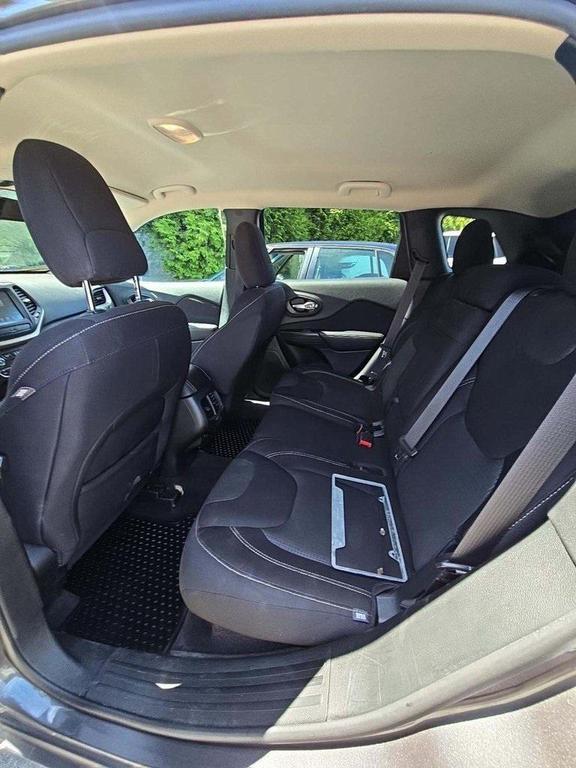 used 2016 Jeep Cherokee car, priced at $11,499