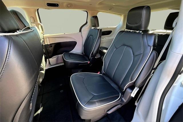 new 2024 Chrysler Pacifica car, priced at $52,370