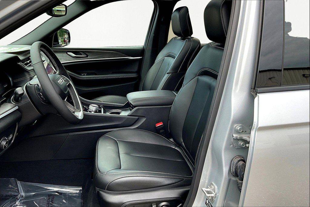 new 2025 Jeep Grand Cherokee L car, priced at $50,705