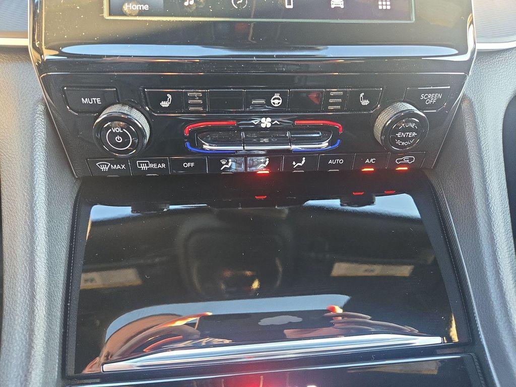 new 2025 Jeep Grand Cherokee car, priced at $41,385