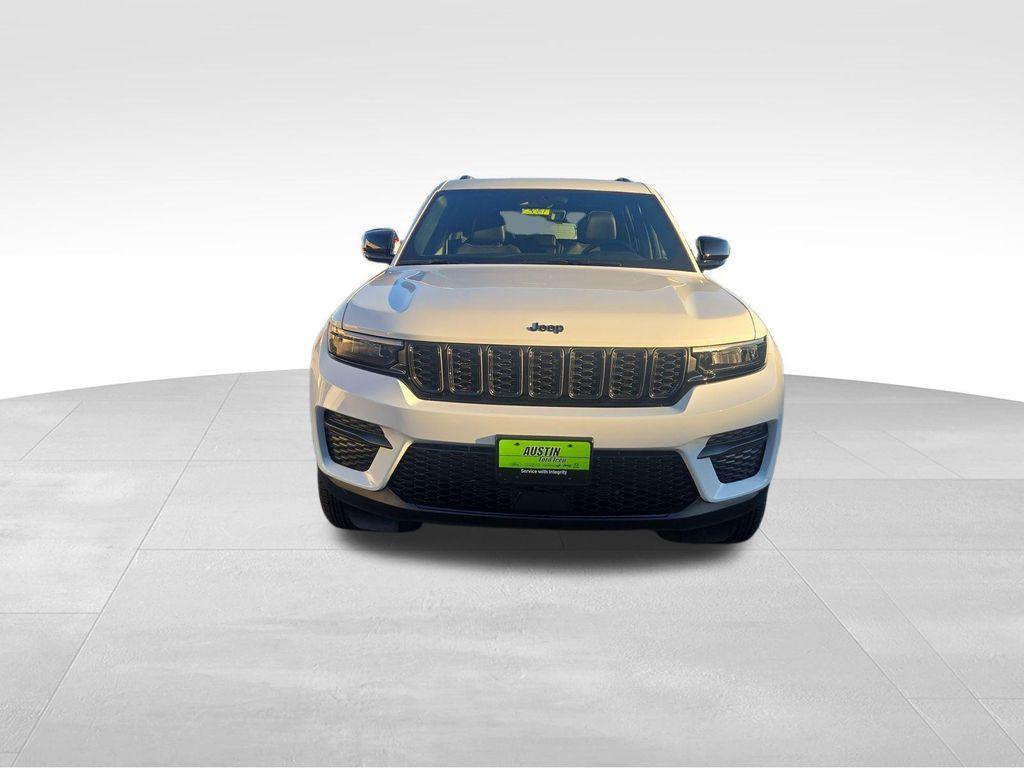 new 2025 Jeep Grand Cherokee car, priced at $41,385