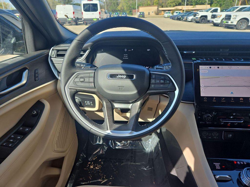 new 2025 Jeep Grand Cherokee car, priced at $41,956