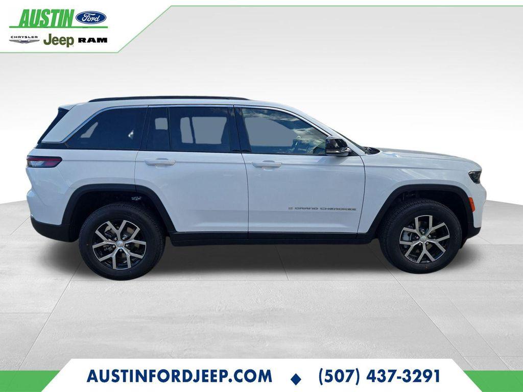 new 2025 Jeep Grand Cherokee car, priced at $41,956