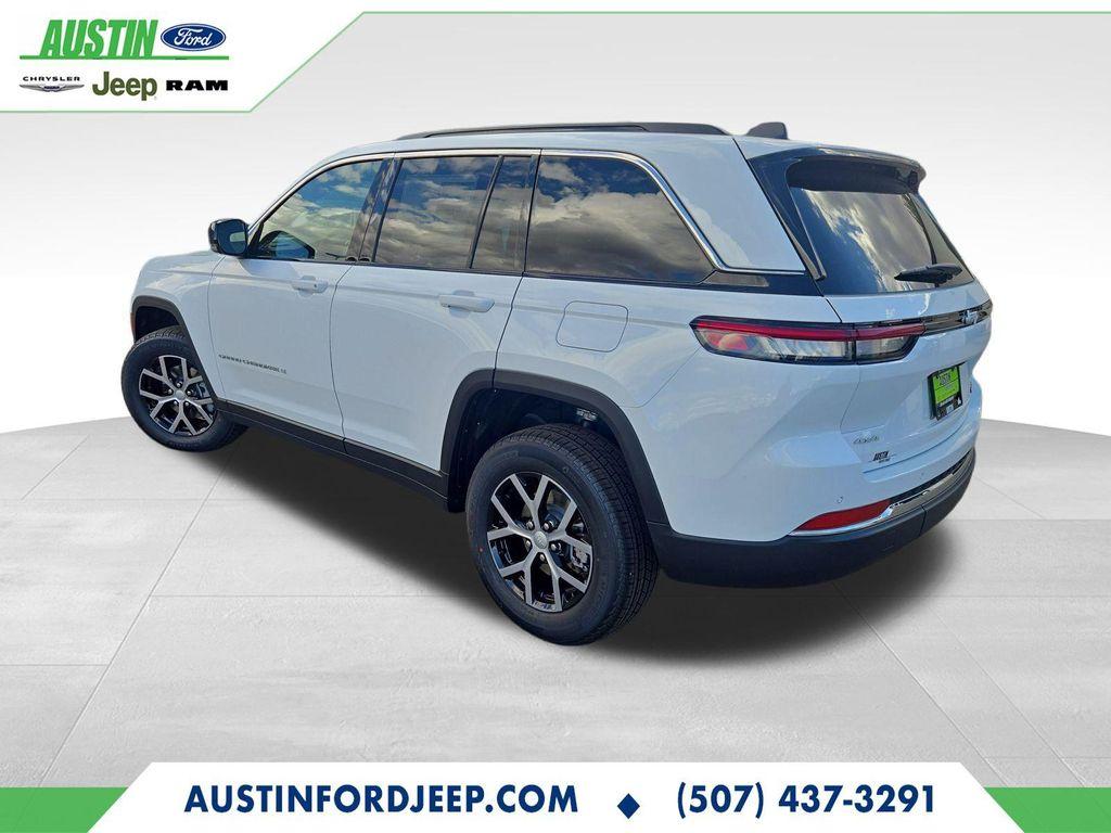 new 2025 Jeep Grand Cherokee car, priced at $41,956