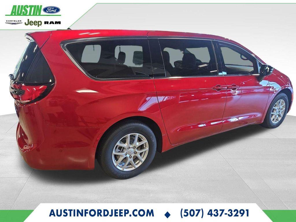 new 2025 Chrysler Pacifica car, priced at $39,490