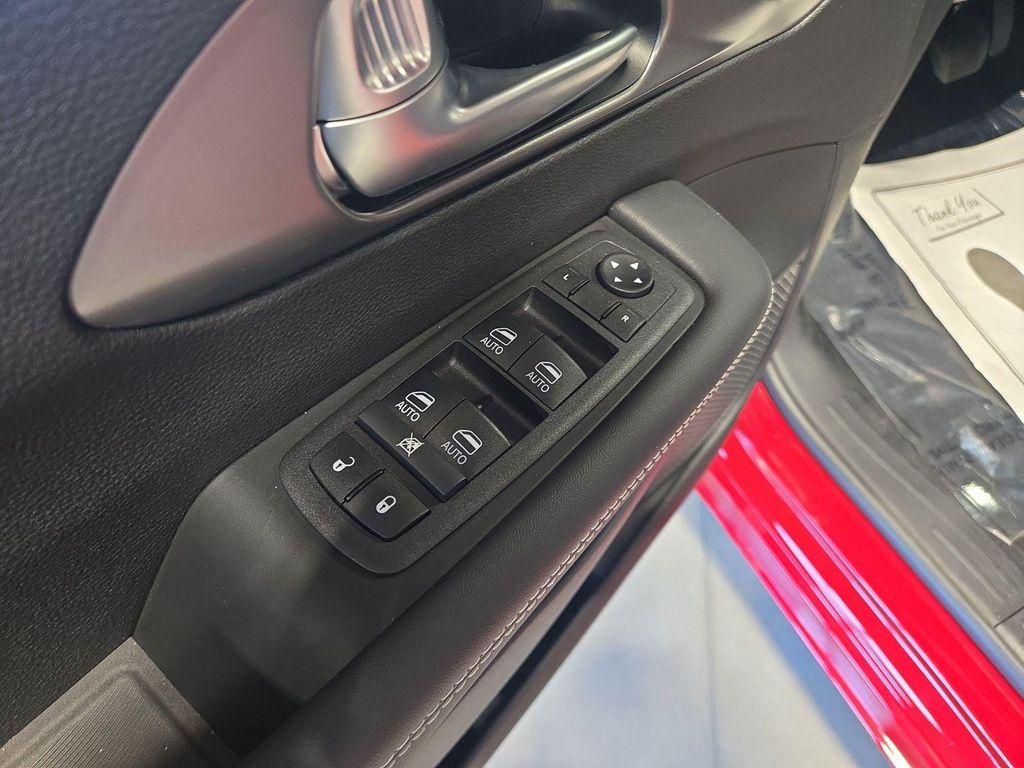new 2025 Chrysler Pacifica car, priced at $39,490