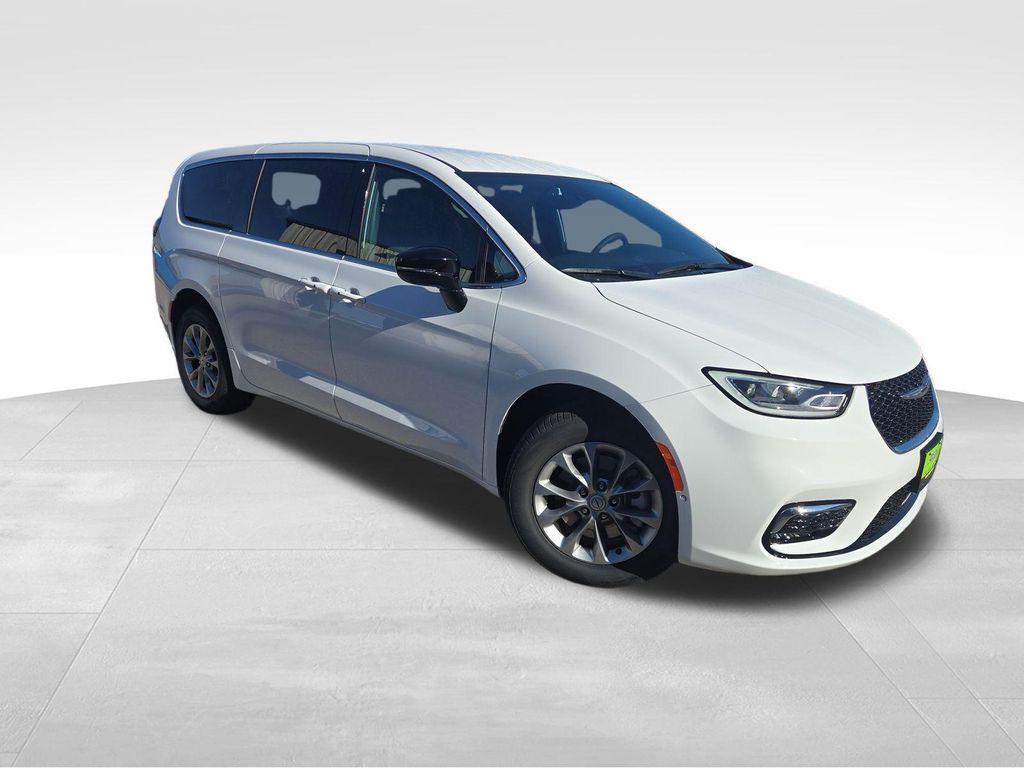 new 2026 Chrysler Pacifica car, priced at $45,277