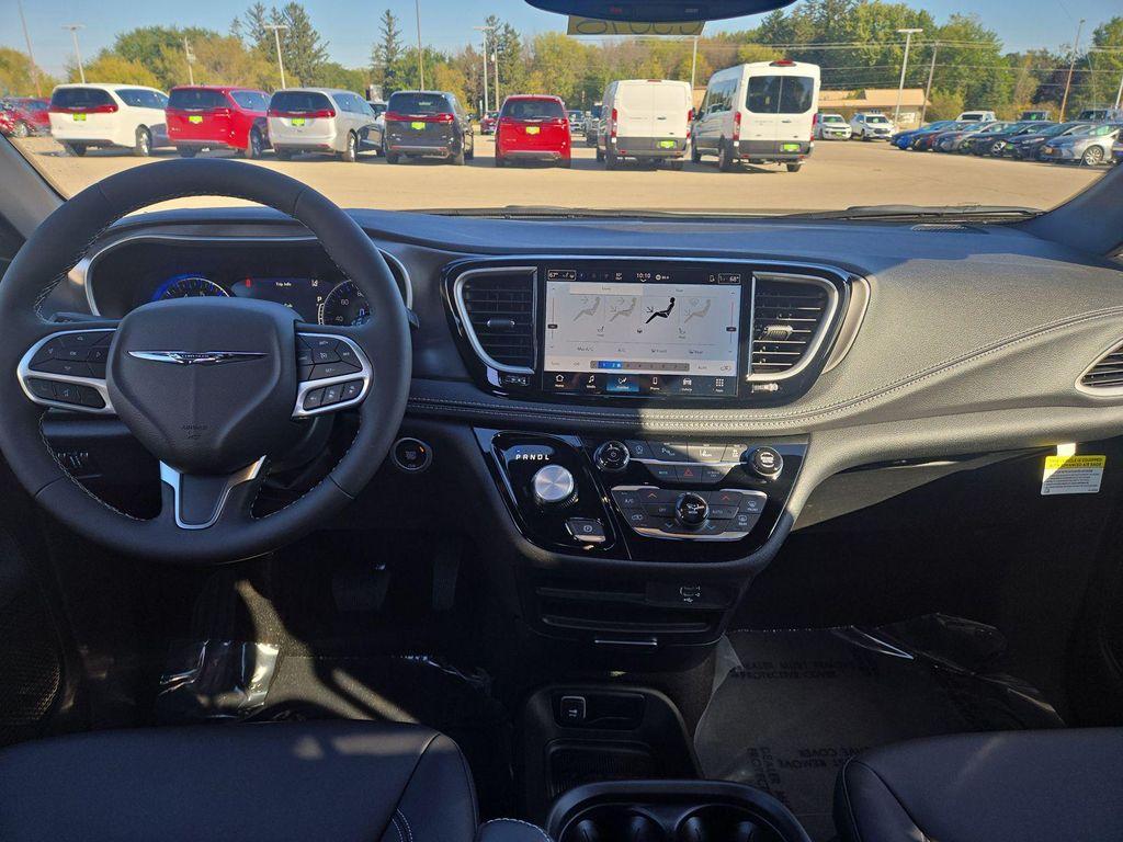 new 2026 Chrysler Pacifica car, priced at $45,277