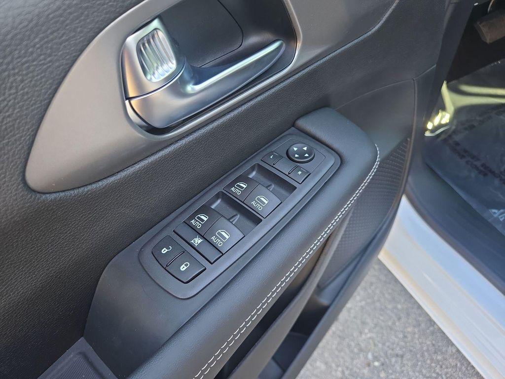 new 2026 Chrysler Pacifica car, priced at $45,277