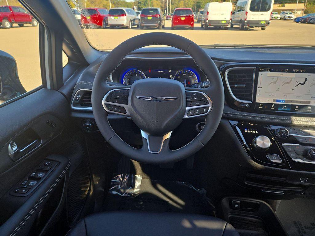 new 2026 Chrysler Pacifica car, priced at $45,277