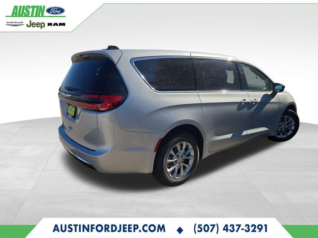 new 2026 Chrysler Pacifica car, priced at $45,453