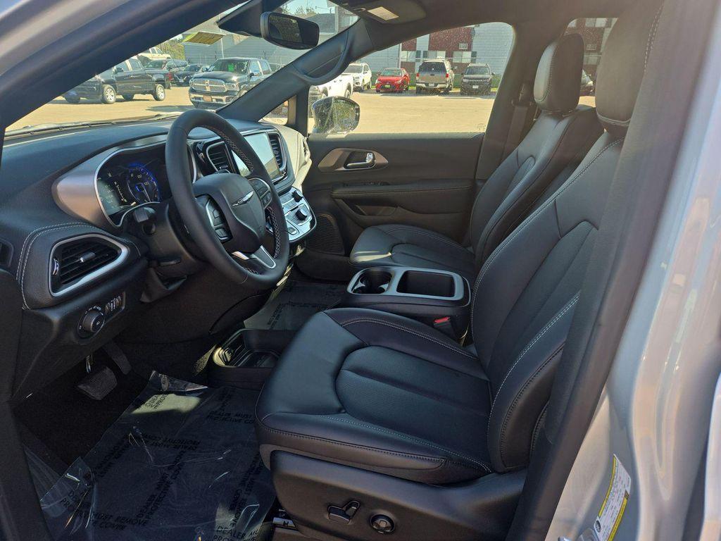 new 2026 Chrysler Pacifica car, priced at $45,453