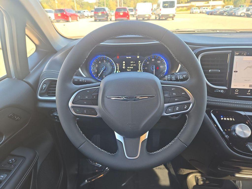 new 2026 Chrysler Pacifica car, priced at $45,453