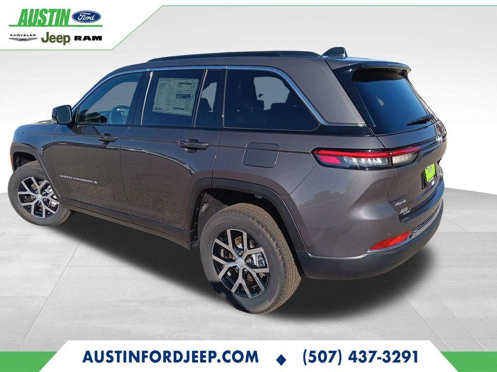 new 2025 Jeep Grand Cherokee car, priced at $43,388