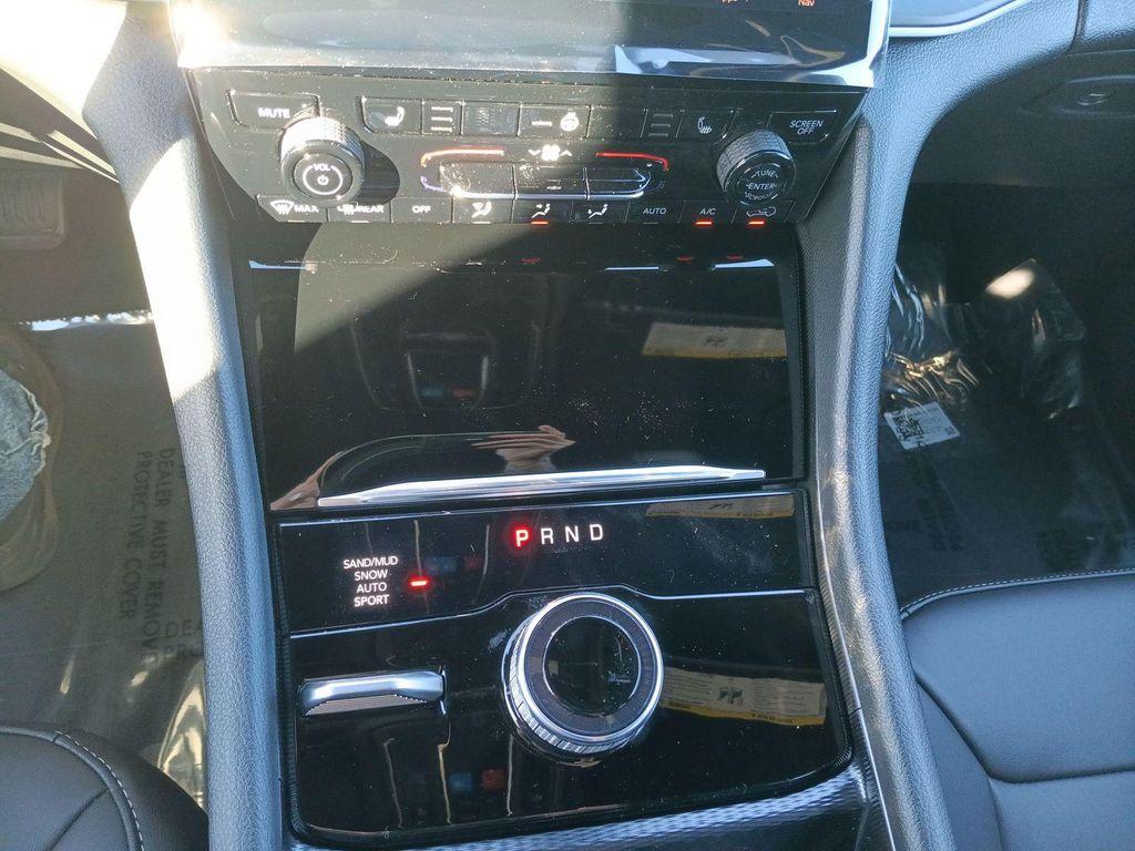 new 2025 Jeep Grand Cherokee car, priced at $43,388