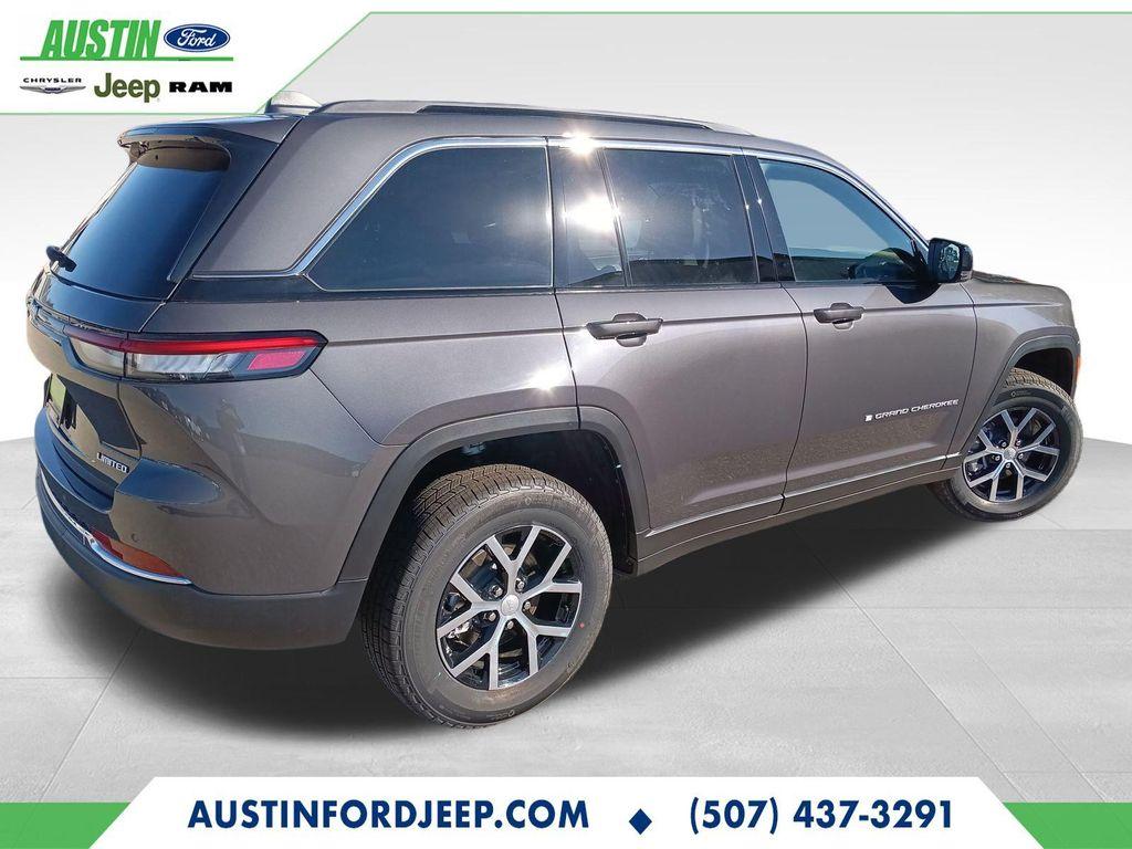 new 2025 Jeep Grand Cherokee car, priced at $43,388