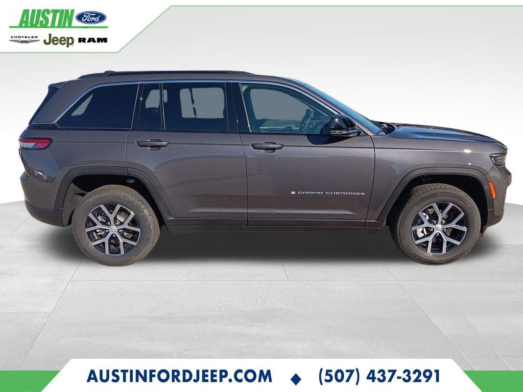 new 2025 Jeep Grand Cherokee car, priced at $43,388