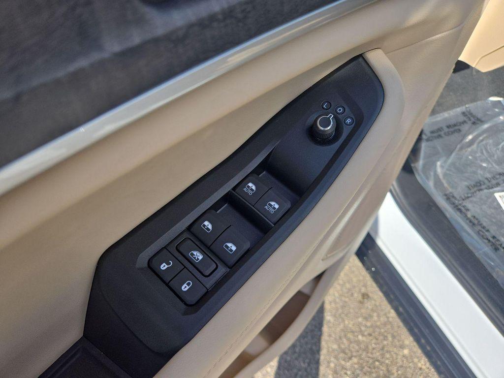 new 2025 Jeep Grand Cherokee car, priced at $44,852