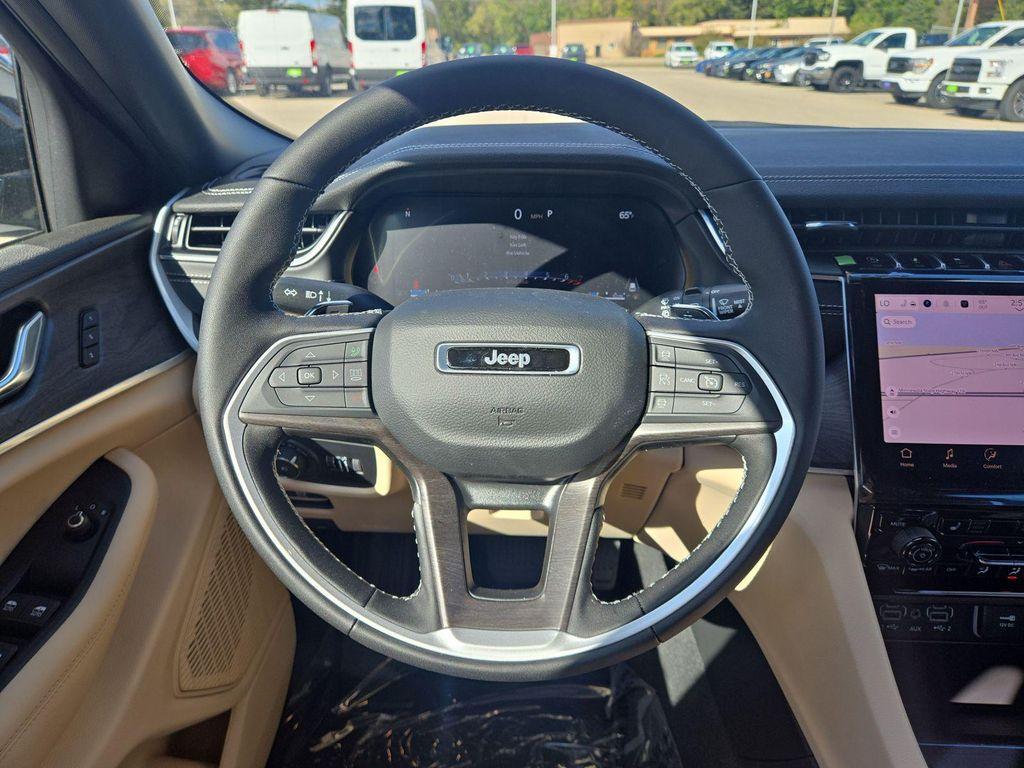 new 2025 Jeep Grand Cherokee car, priced at $44,852