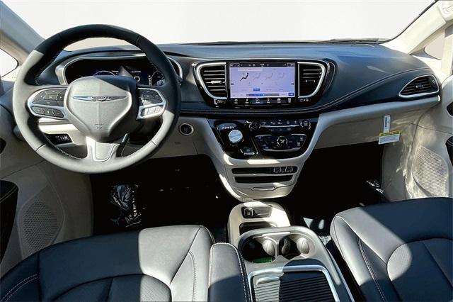 new 2024 Chrysler Pacifica car, priced at $46,790