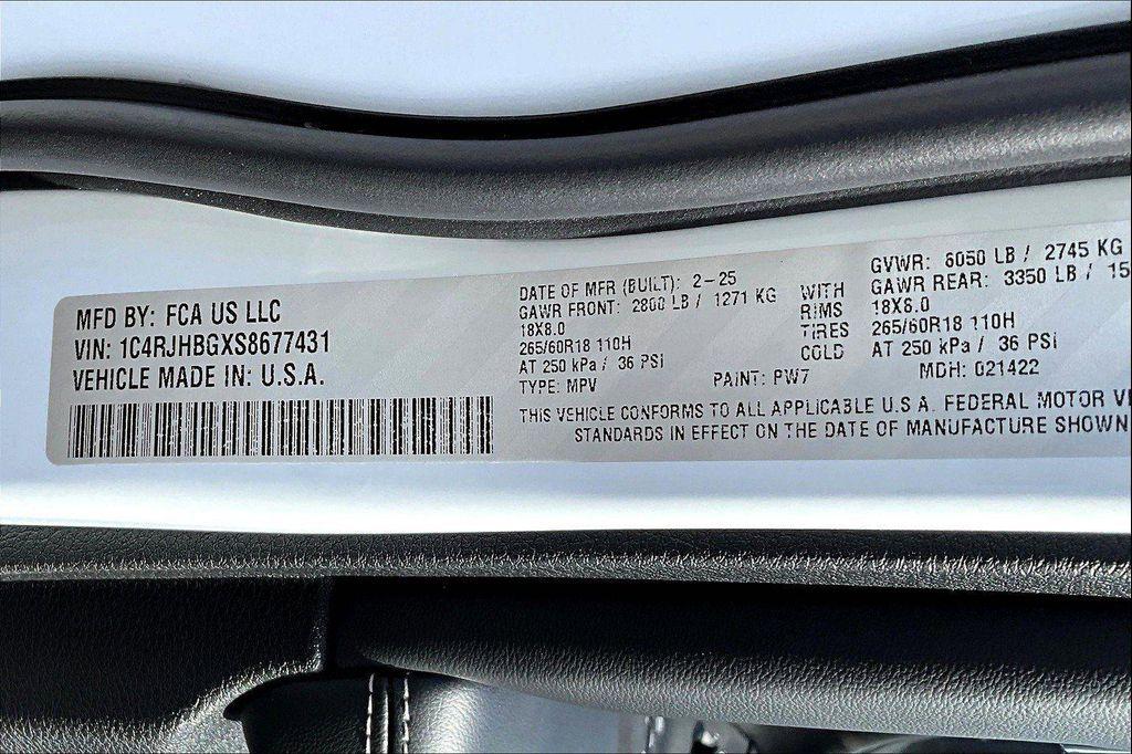 new 2025 Jeep Grand Cherokee car, priced at $42,654