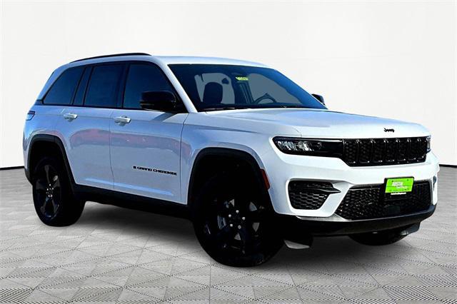 new 2024 Jeep Grand Cherokee car, priced at $38,990