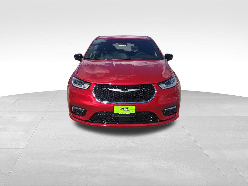 new 2026 Chrysler Pacifica car, priced at $45,723