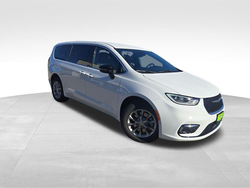 new 2026 Chrysler Pacifica car, priced at $46,277