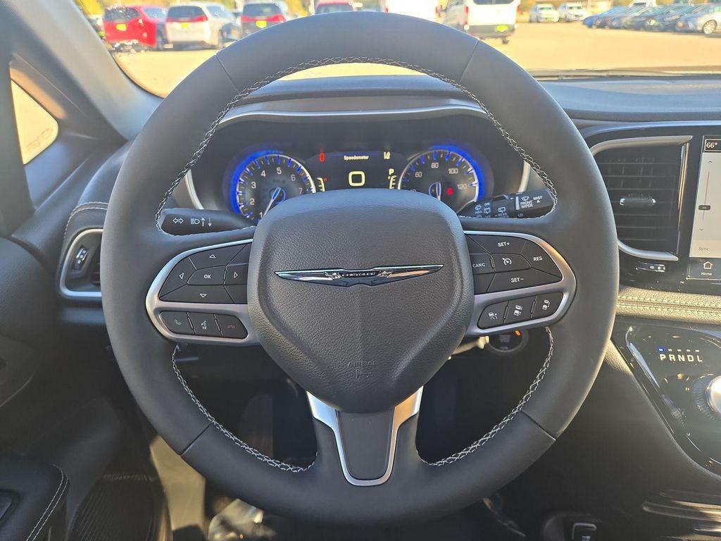 new 2026 Chrysler Pacifica car, priced at $46,277