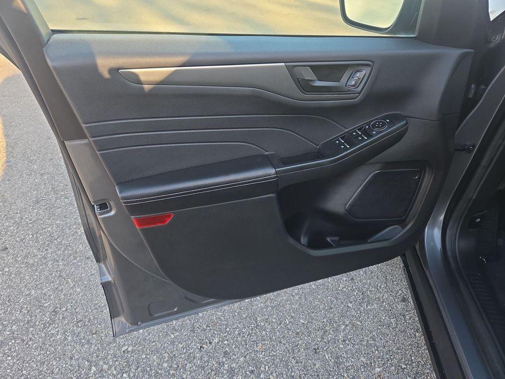 used 2023 Ford Escape car, priced at $24,980