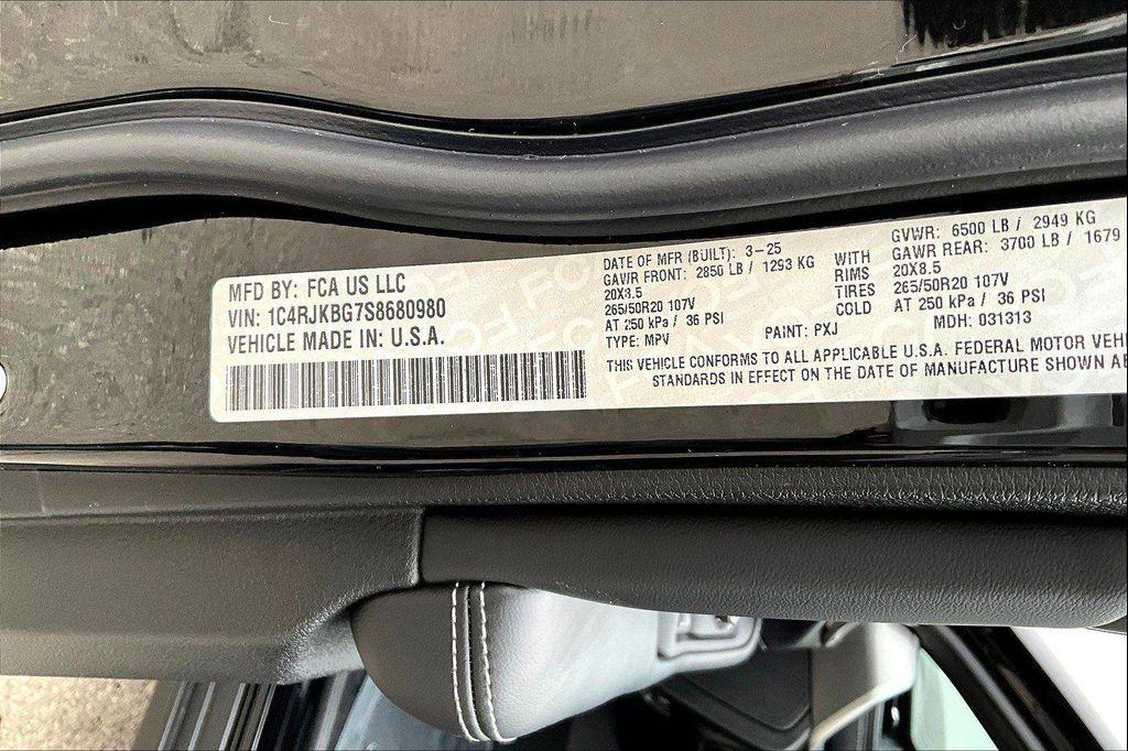 new 2025 Jeep Grand Cherokee L car, priced at $52,537