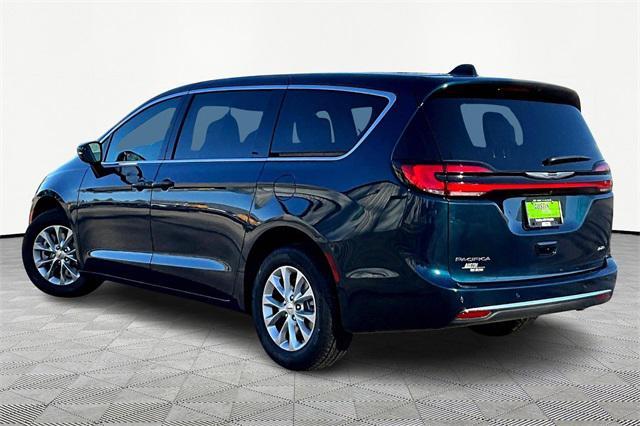 new 2025 Chrysler Pacifica car, priced at $43,640