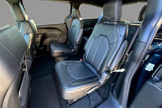 new 2025 Chrysler Pacifica car, priced at $43,640