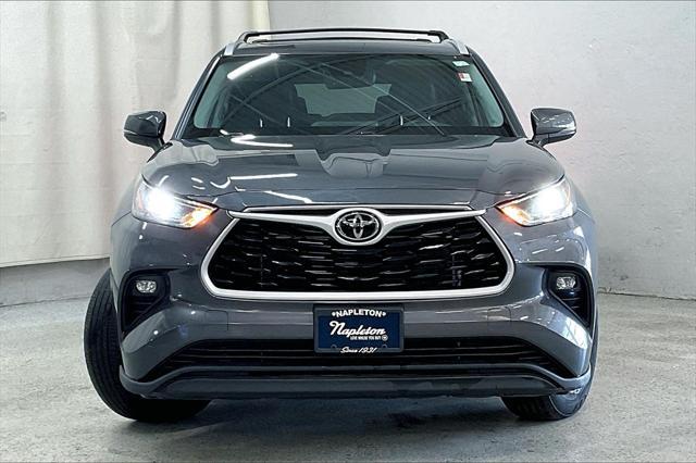 used 2022 Toyota Highlander car, priced at $34,943