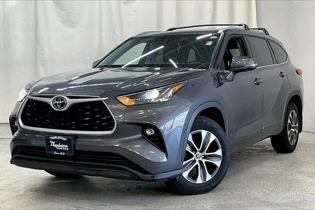 used 2022 Toyota Highlander car, priced at $34,943