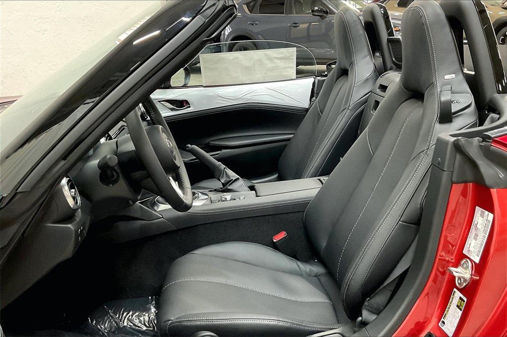 new 2025 Mazda MX-5 Miata car