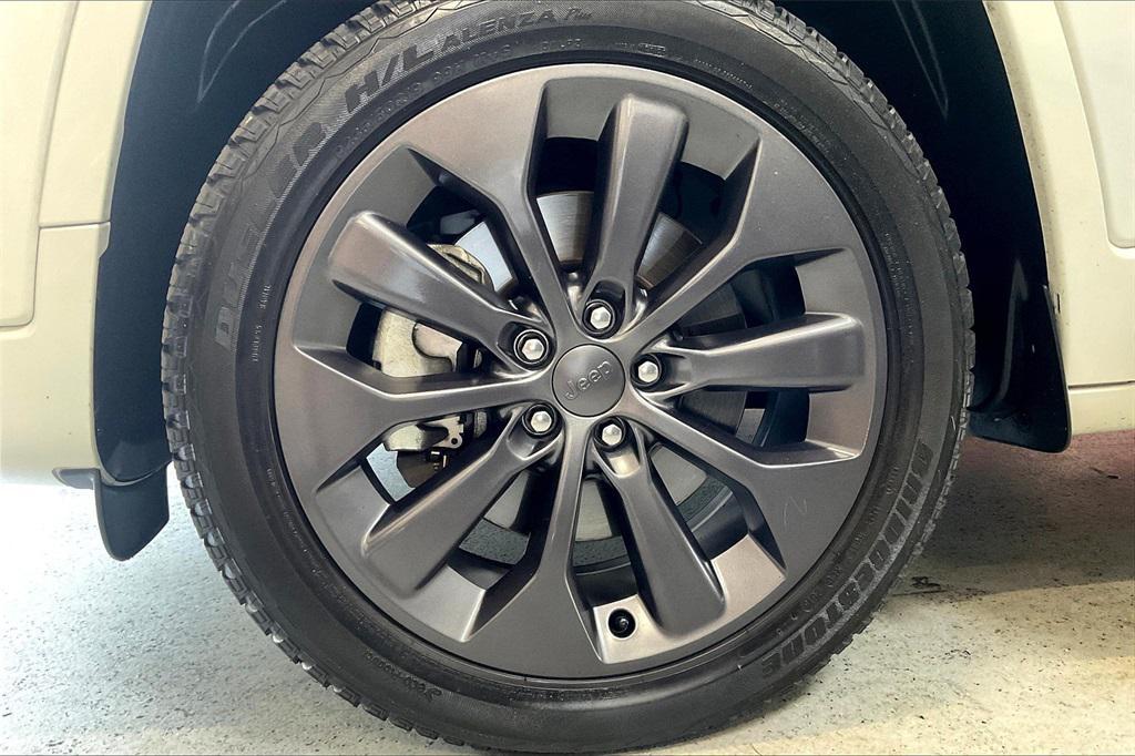 used 2019 Jeep Cherokee car, priced at $20,343