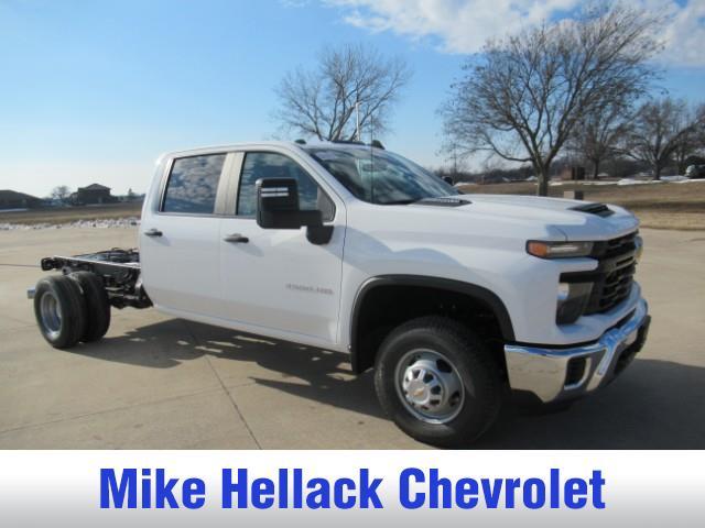 new 2025 Chevrolet Silverado 3500 car, priced at $65,473