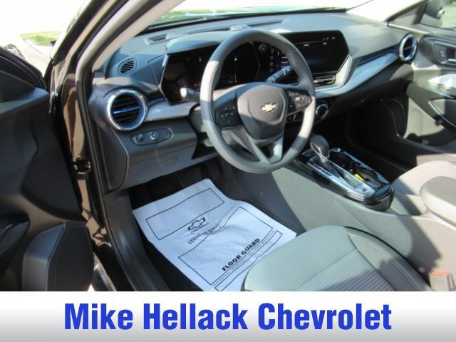 used 2025 Chevrolet Trax car, priced at $23,900