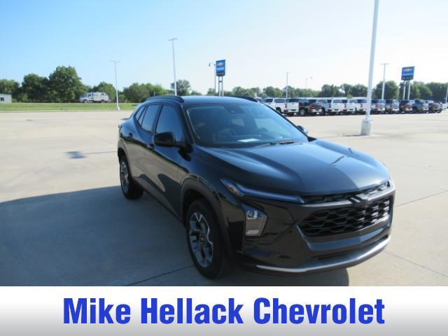 used 2025 Chevrolet Trax car, priced at $23,900