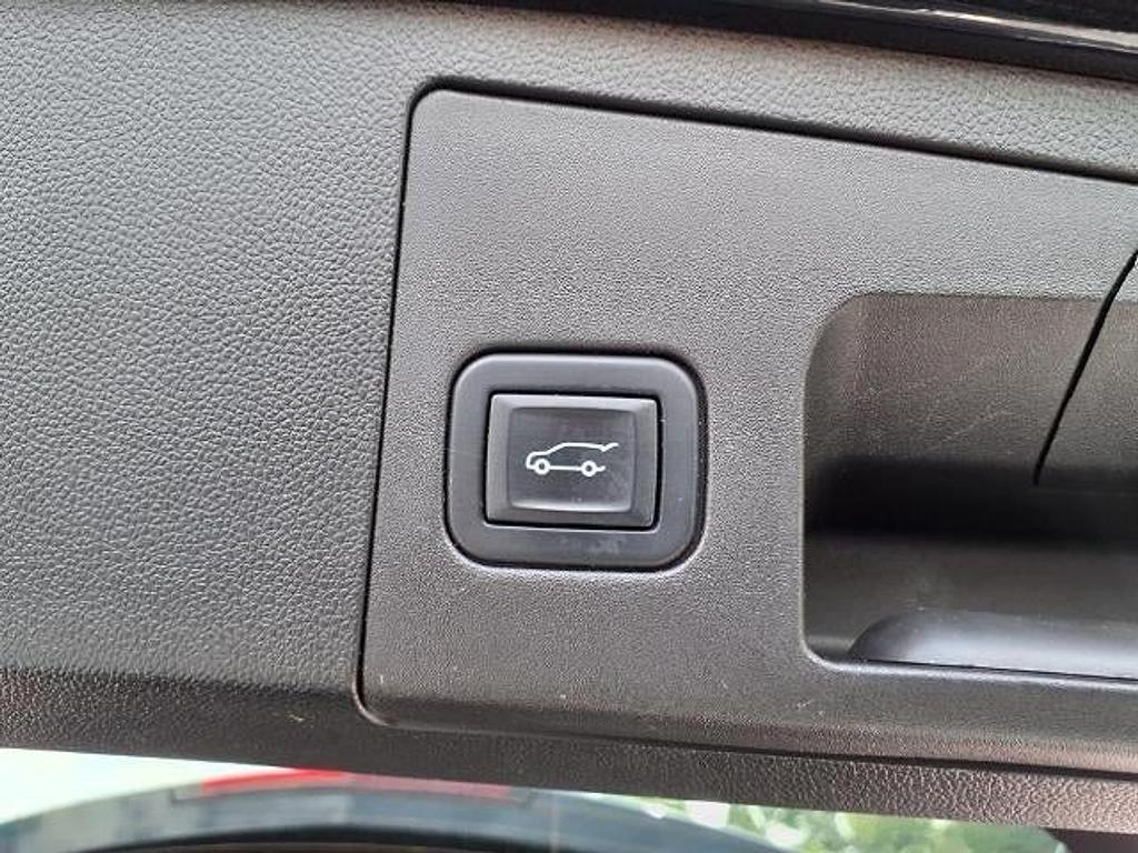 used 2022 Cadillac XT4 car, priced at $29,997